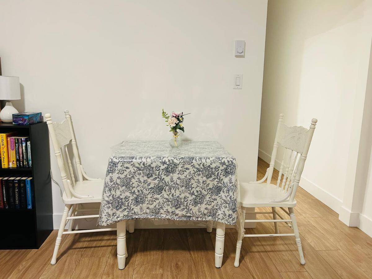 Victoria Private Studio Suite Colwood Екстер'єр фото